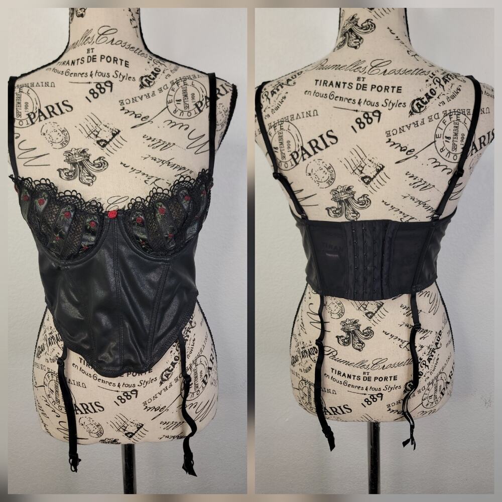 Savage X Fenty Corset Top Sz Medium Faux Leather Black Garters Coquette Fairy